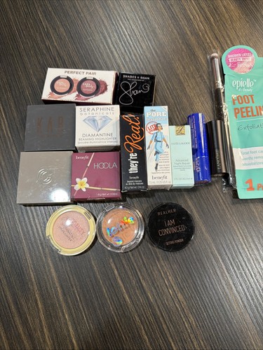 Lot miscellaneous makeup - of,