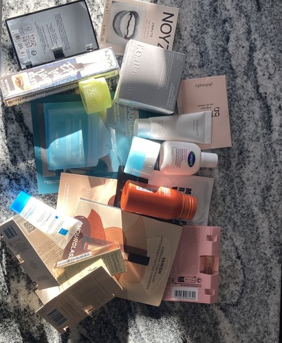 Deluxe 19piece mixed lot - deluxe, with