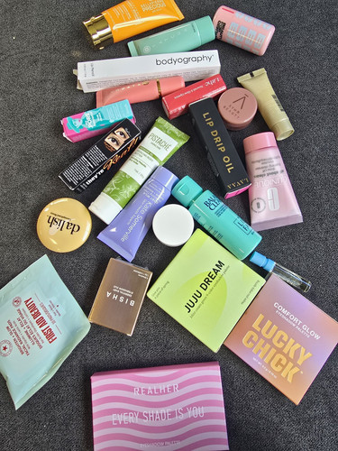 Assorted brands makeup - assorted,